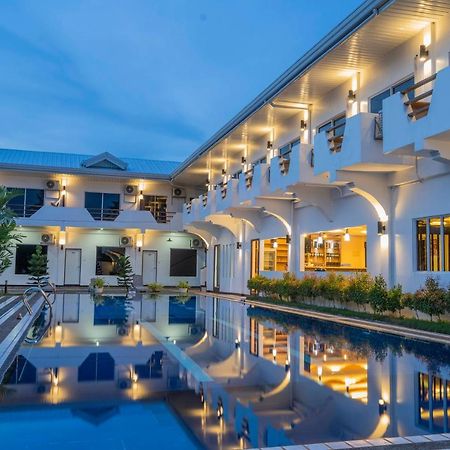 Adela Resort Panglao Extérieur photo