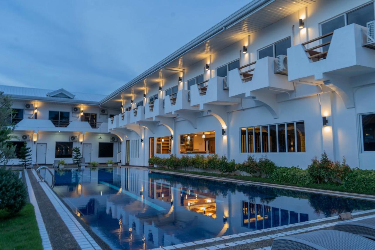 Adela Resort Panglao Extérieur photo